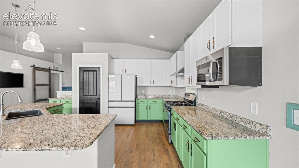 Image 12 of 47: Kitchen
