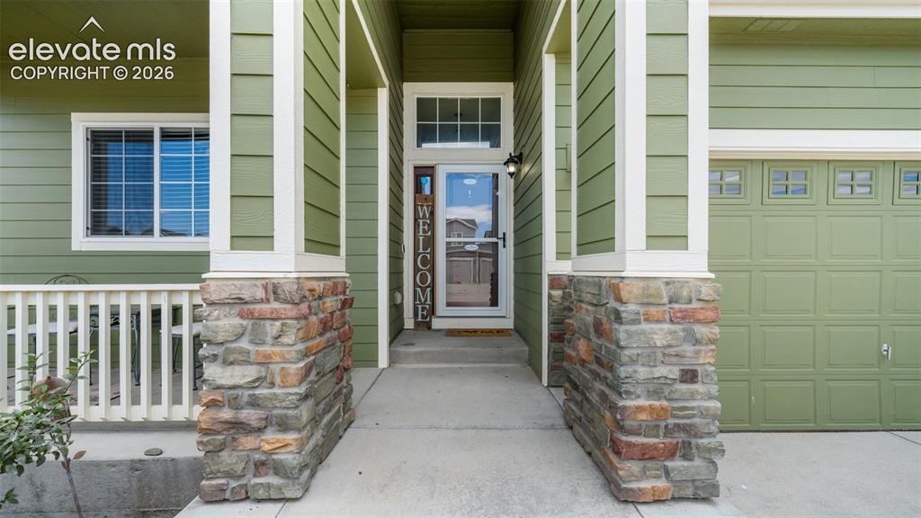 Image 4 of 47: Entry