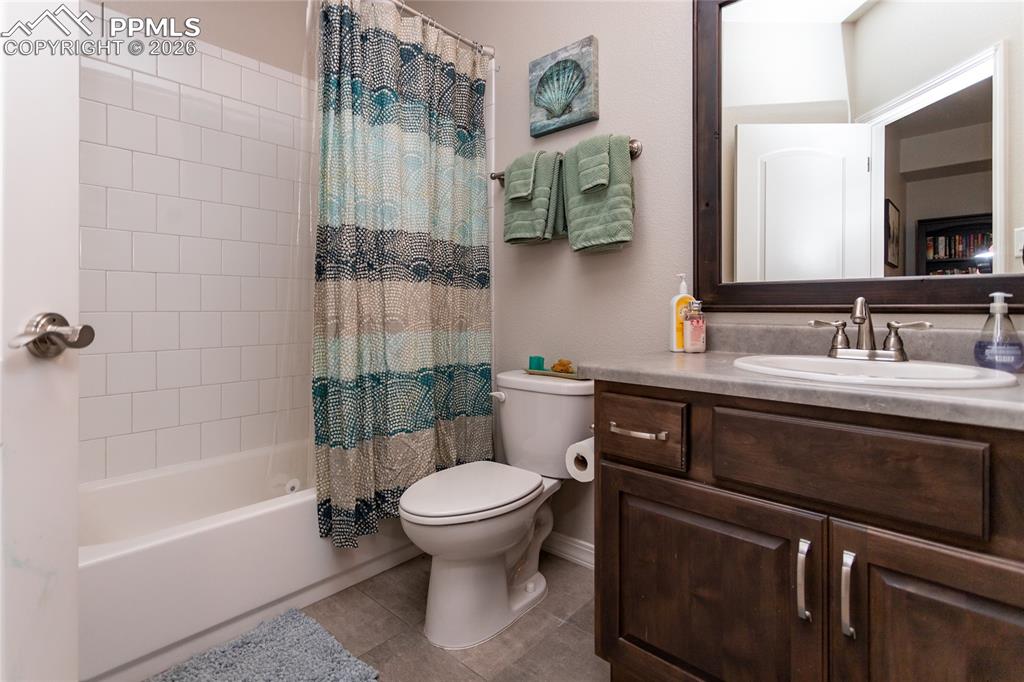 Image 38 of 50: Third bedroom