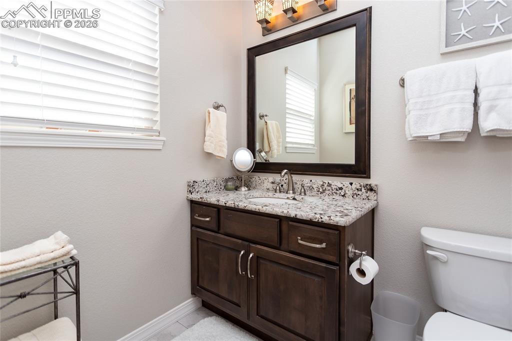 Image 7 of 50: Front bedroom