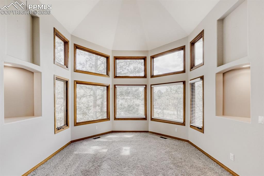 Image 11 of 31: Kitchen