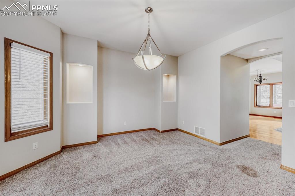 Image 13 of 31: Kitchen