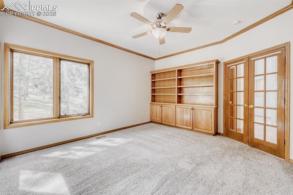 Image 25 of 31: Bathroom