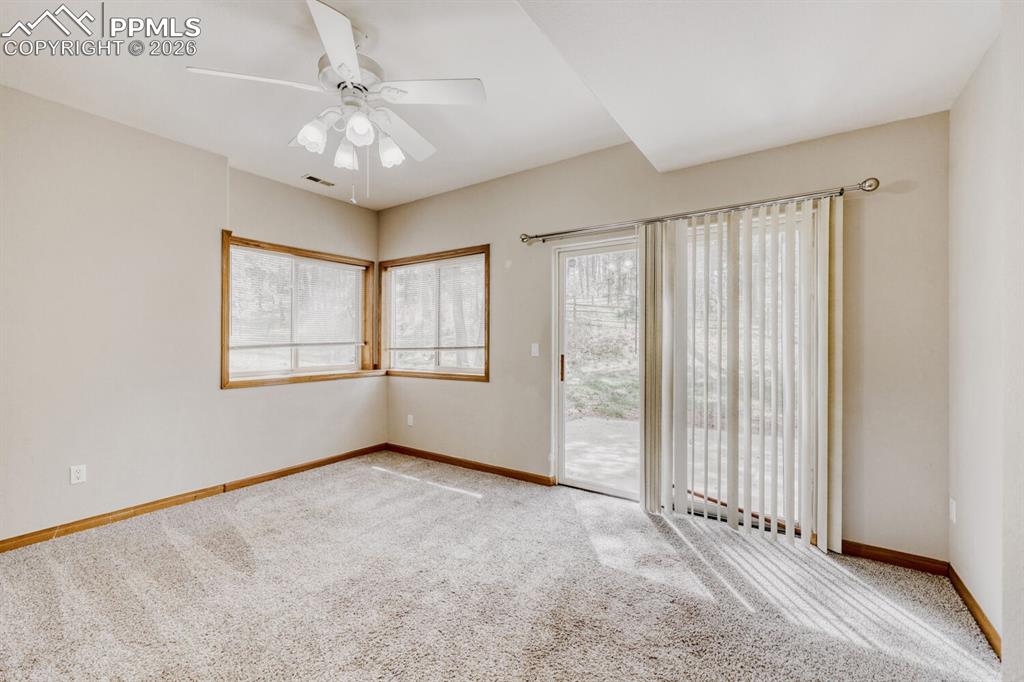 Image 26 of 31: Bathroom