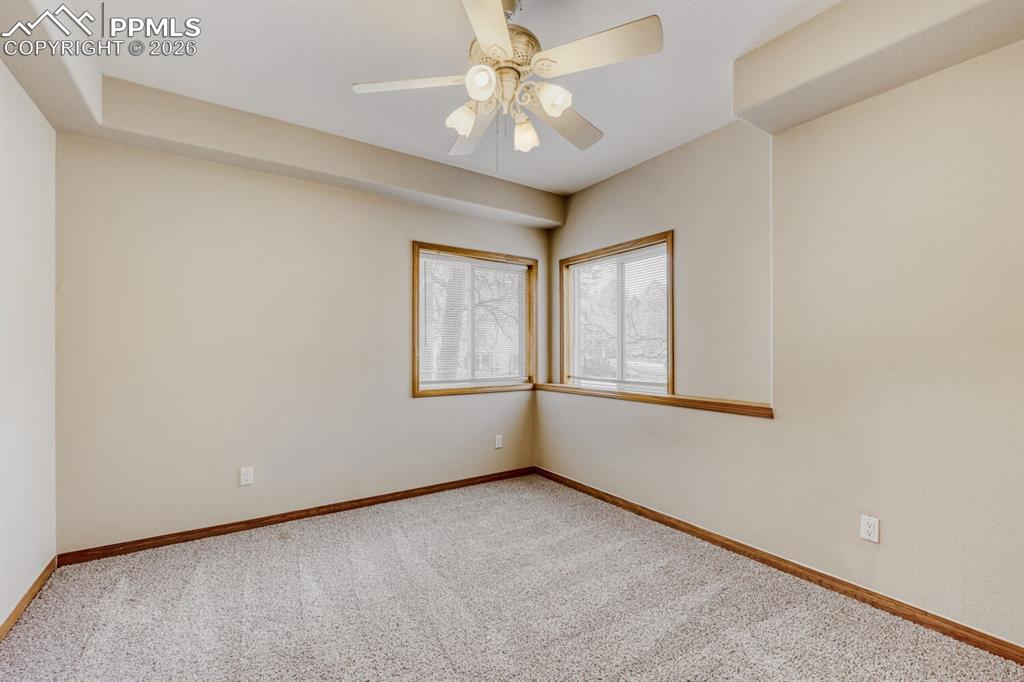 Image 27 of 31: Bathroom