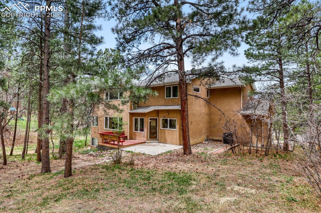 Image 30 of 31: Bedroom