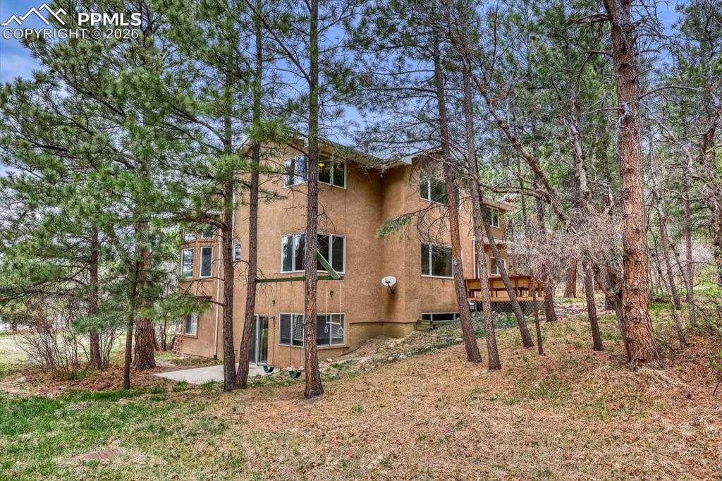 Image 31 of 31: Bathroom