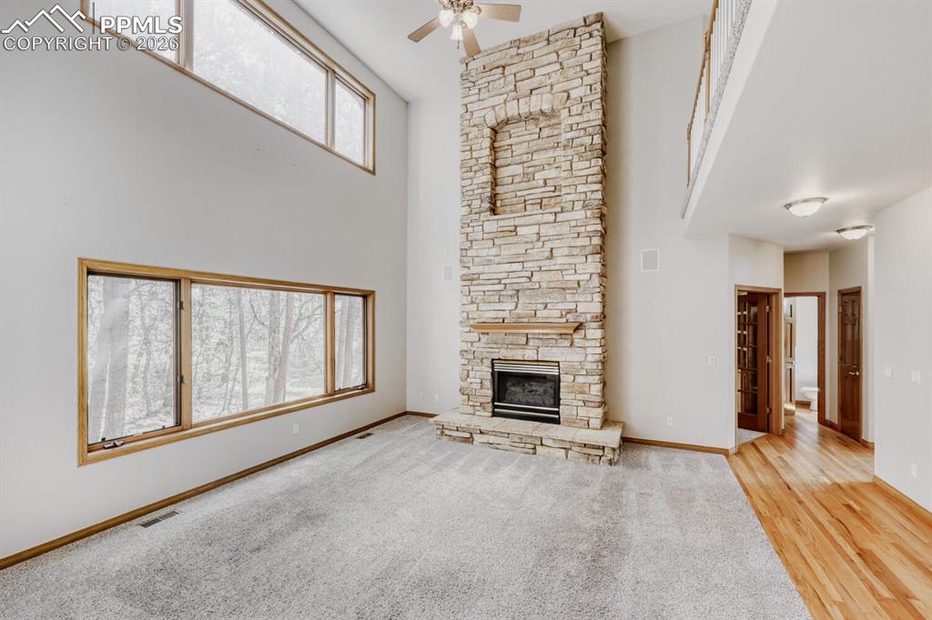 Image 6 of 31: Entry