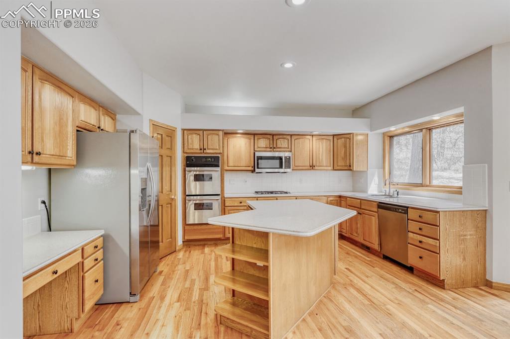 Image 8 of 31: Virtually Staged