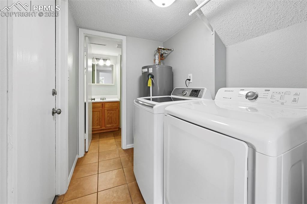 Image 31 of 43: Laundry