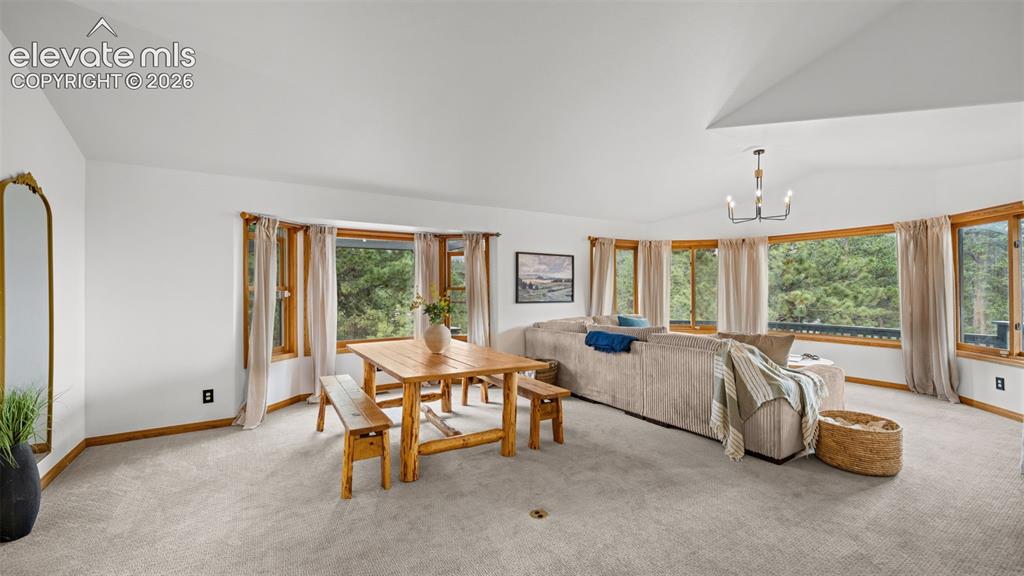 Image 9 of 45: Dining Area