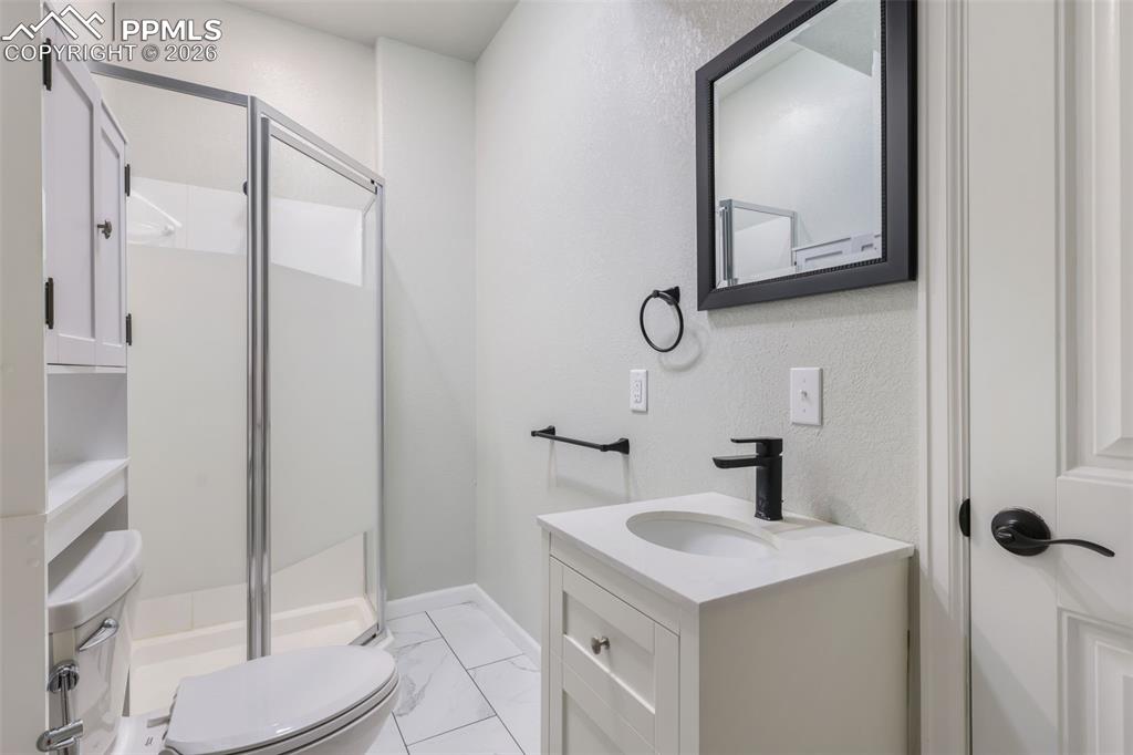 Image 36 of 49: Bathroom