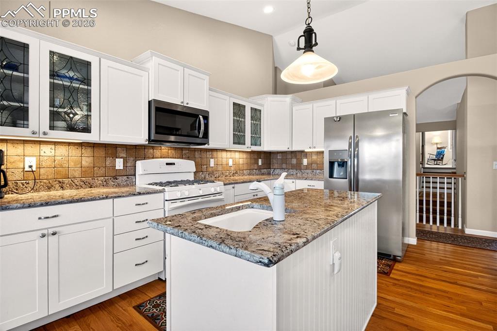 Image 13 of 49: Walk-Thru, Oversized Kitchen, Perfect For Entertaining.