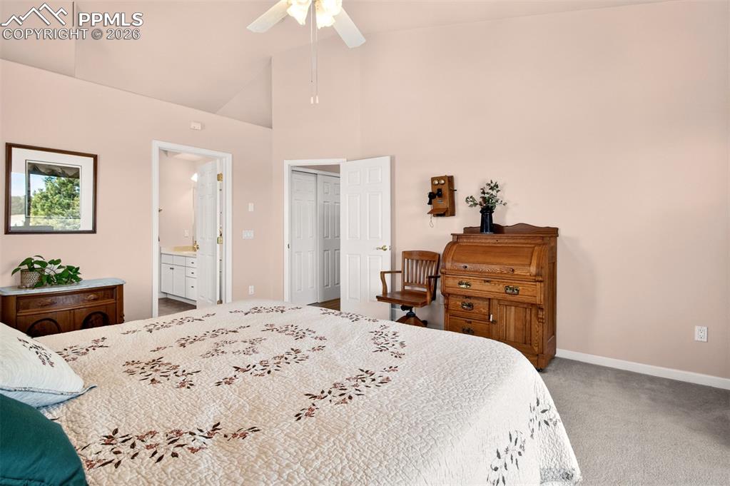 Image 15 of 49: Attached 5-pc Bath and Walk-In Closet