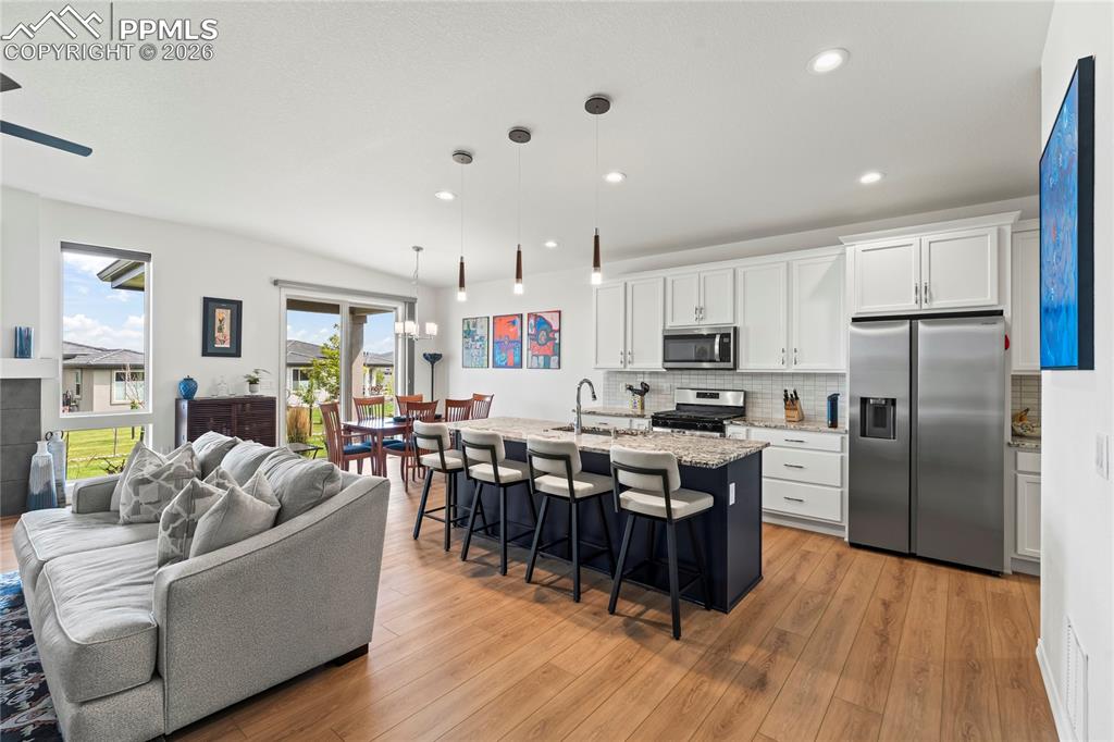 Image 15 of 46: Kitchen