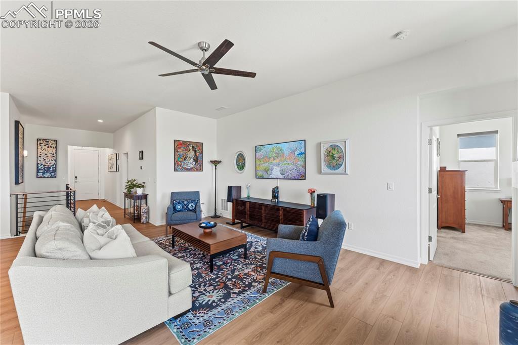 Image 16 of 46: Living Room