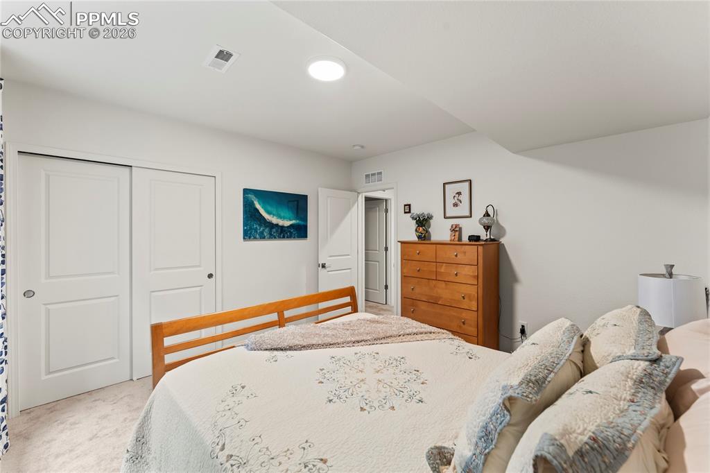 Image 35 of 46: Bedroom