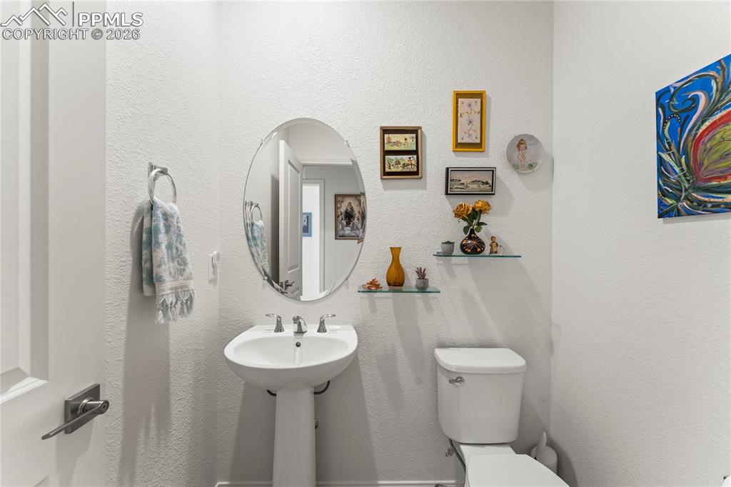 Image 7 of 46: Bathroom