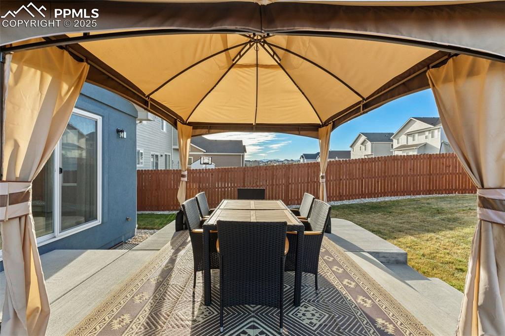 Image 45 of 46: Patio