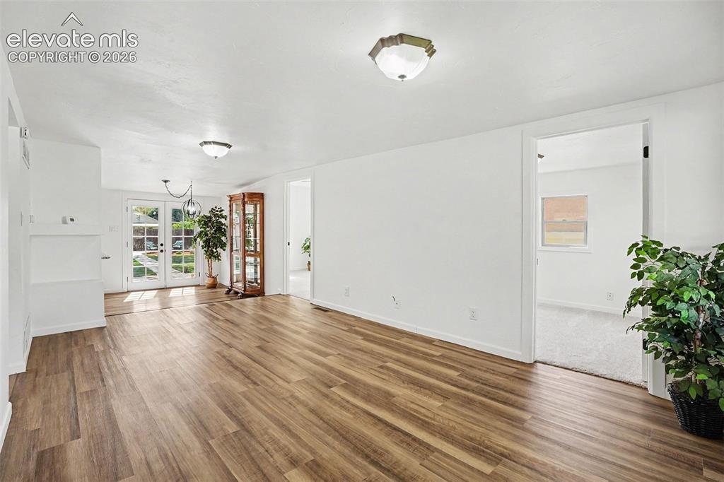 Image 5 of 27: Seller