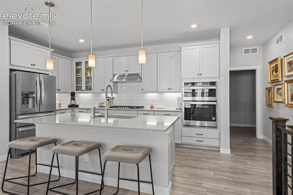 Image 6 of 31: Kitchen