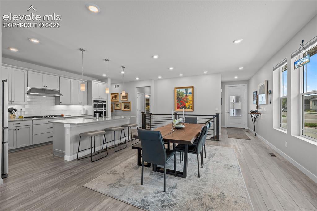 Image 9 of 31: Dining Area
