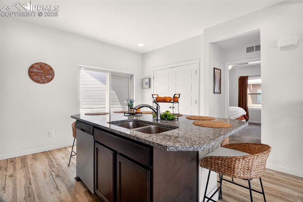 Image 11 of 41: Kitchen