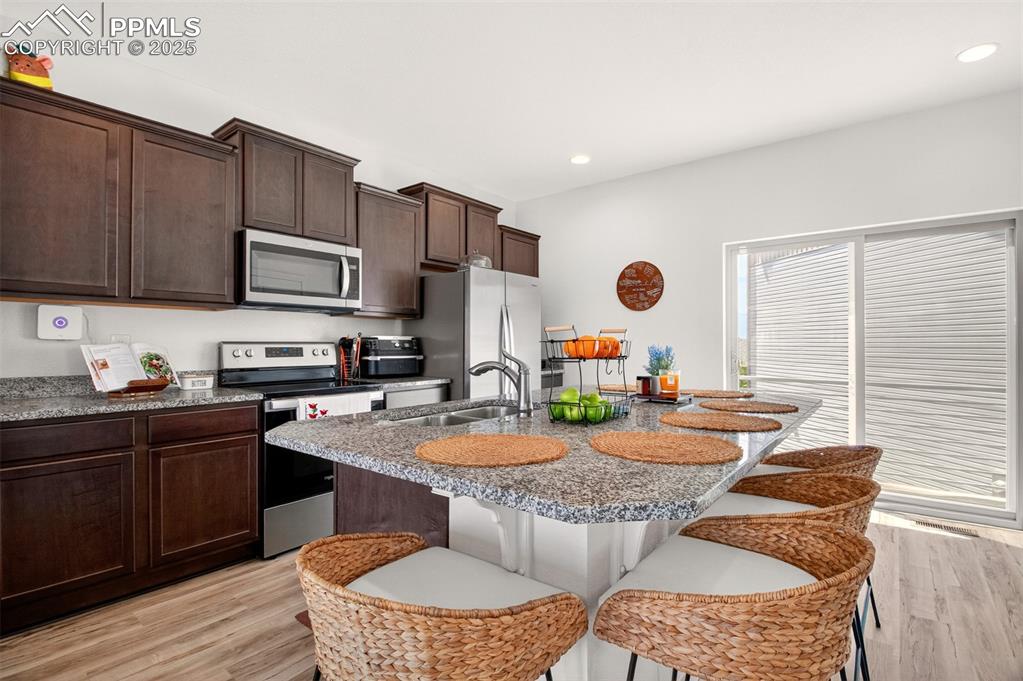 Image 12 of 41: Kitchen