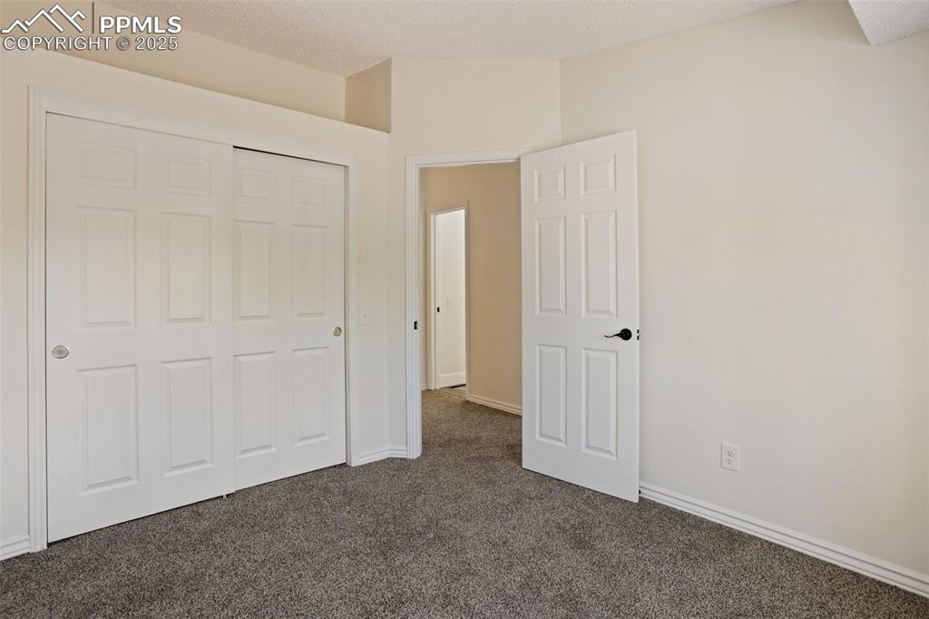 Image 23 of 31: Bedroom