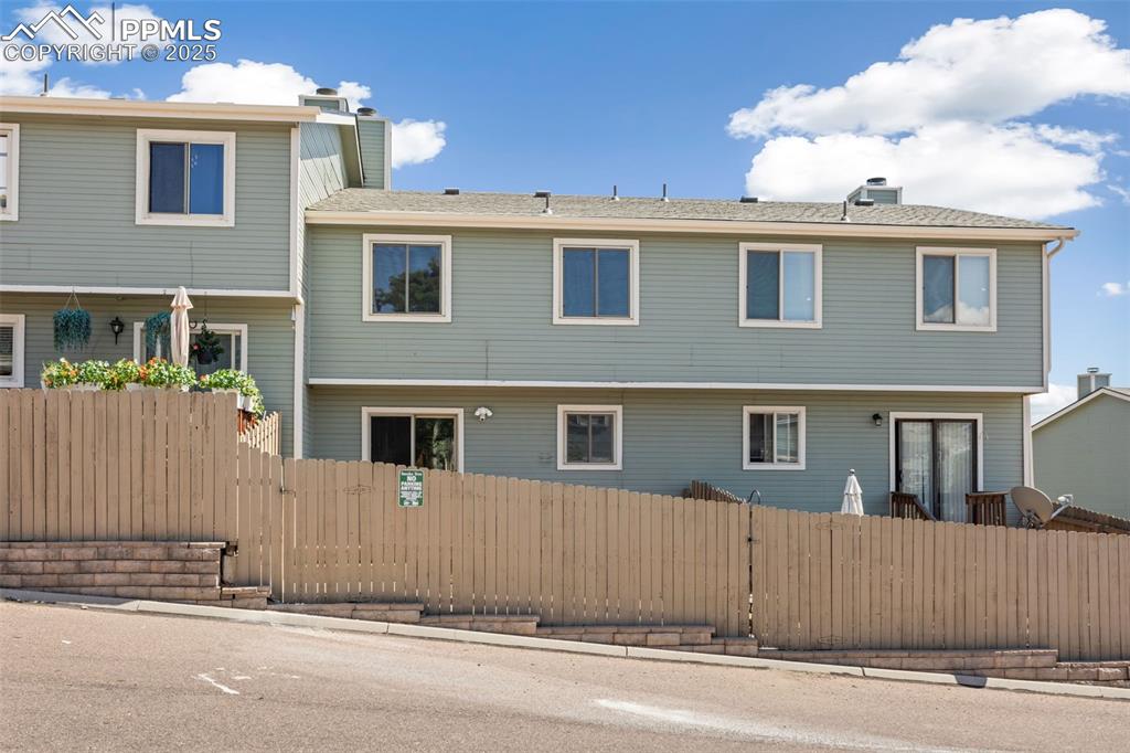 Image 29 of 31: Back of Structure