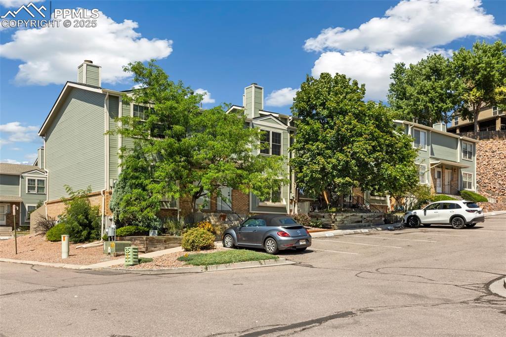 Image 6 of 31: Front of Structure