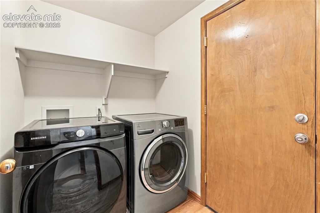 Image 13 of 30: Laundry