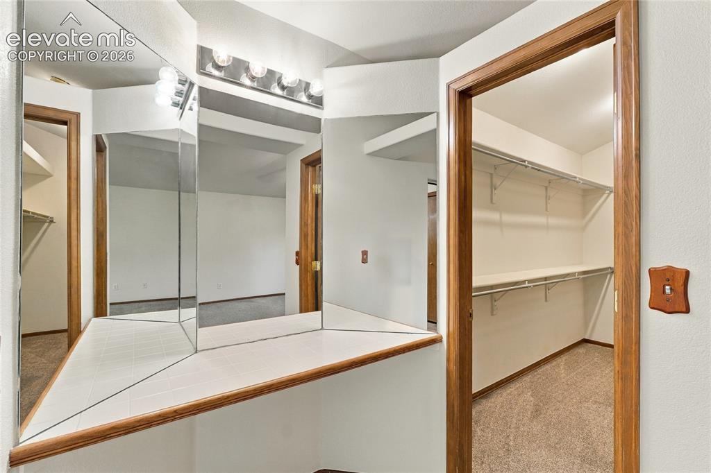 Image 17 of 30: Bathroom