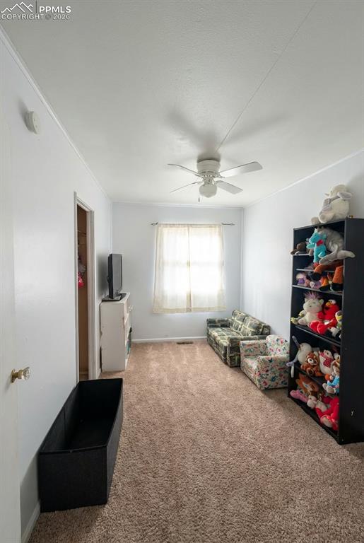 Image 11 of 14: Bedroom