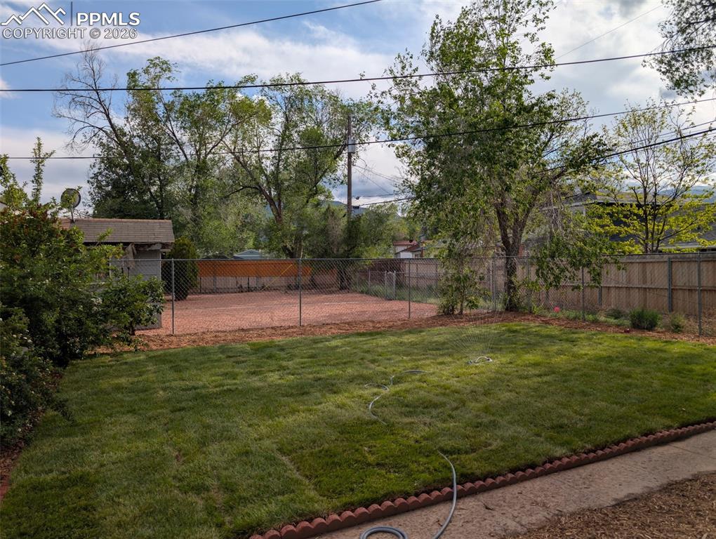 Image 16 of 16: Yard