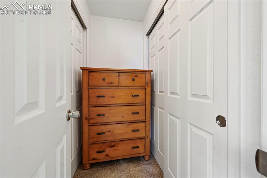 Image 24 of 27: Closet