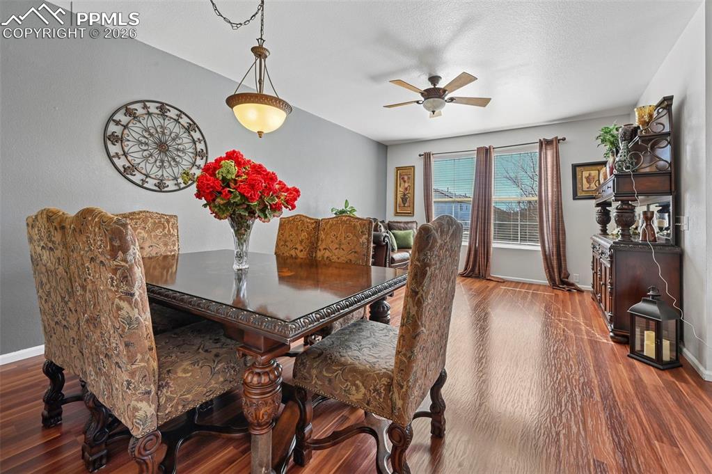 Image 9 of 27: Dining Area