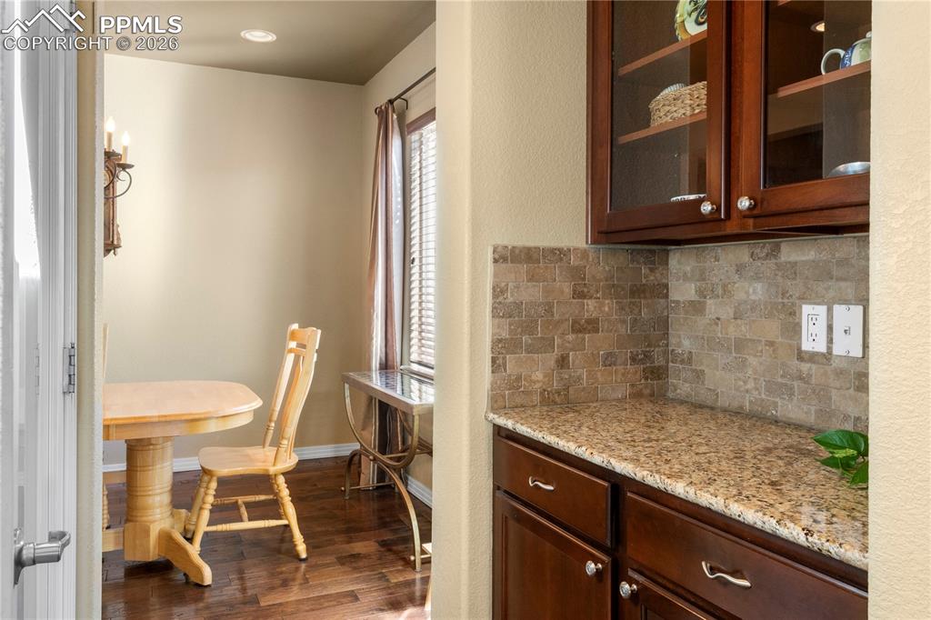 Image 9 of 43: Butlers pantry 