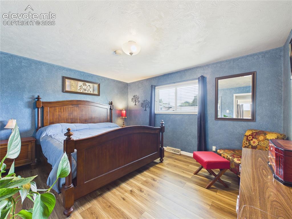 Image 16 of 43: Bedroom