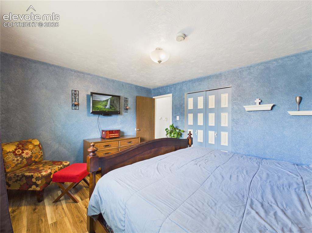 Image 17 of 43: Bedroom