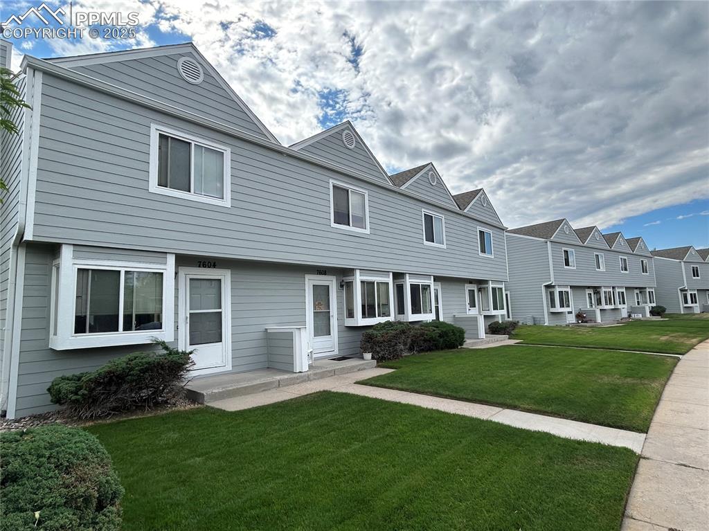 Image 10 of 10: Front of Structure