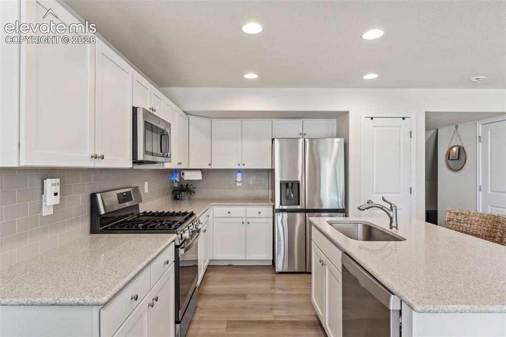 Image 16 of 38: Kitchen