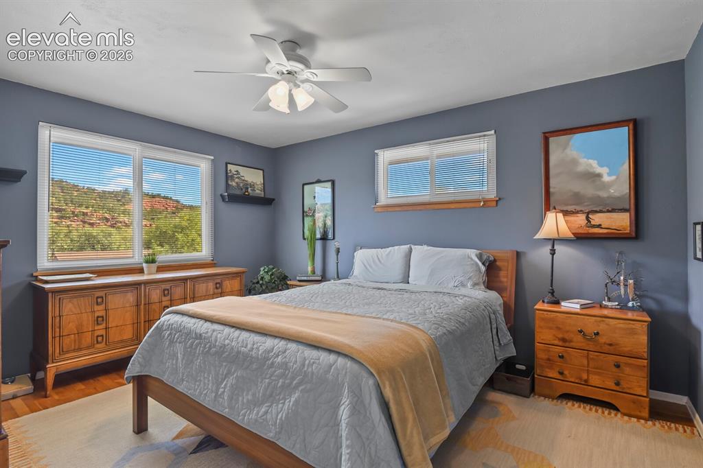 Image 15 of 45: Bedroom
