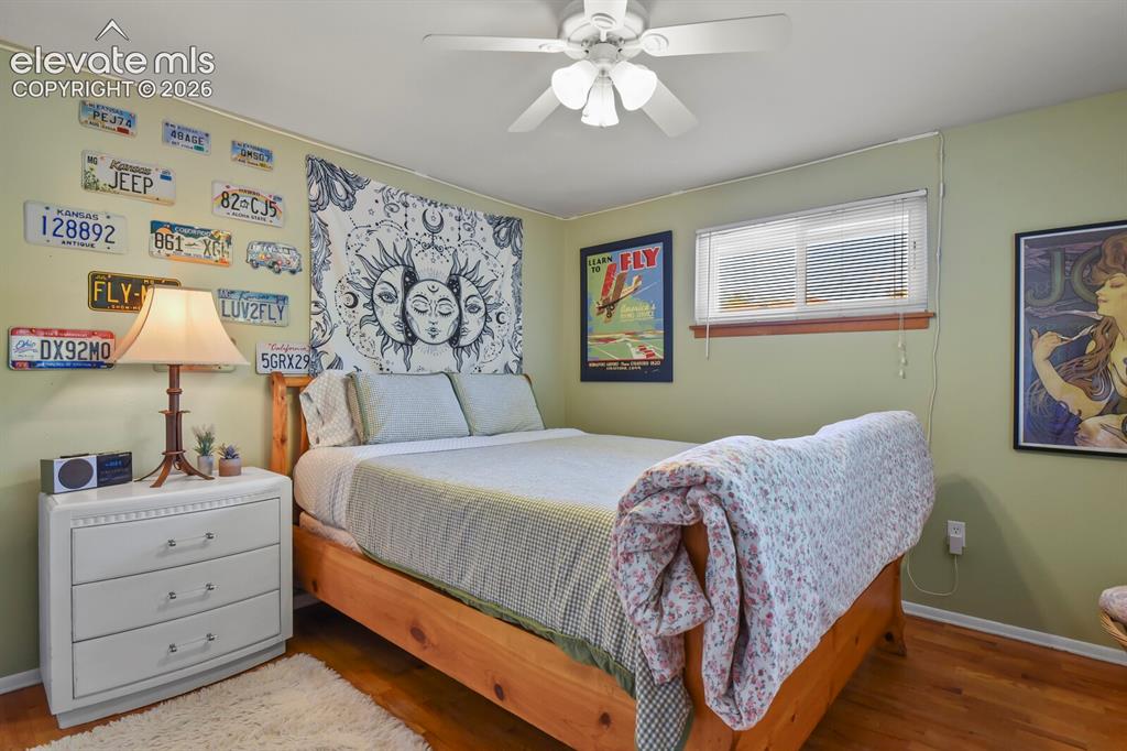 Image 18 of 45: Bedroom