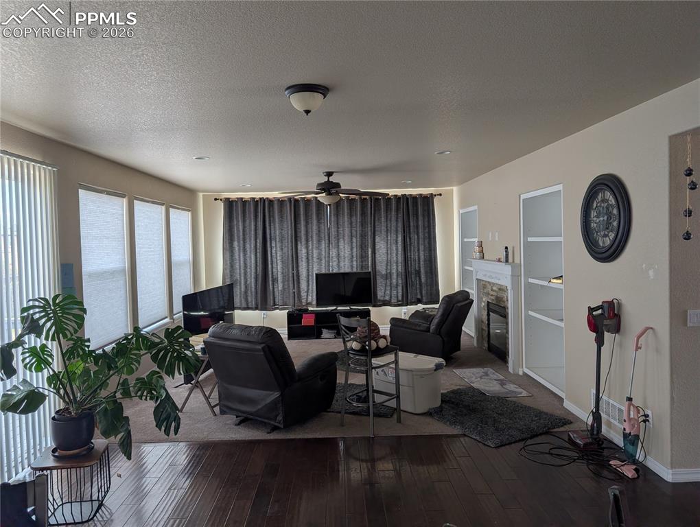 Image 2 of 35: Living Room