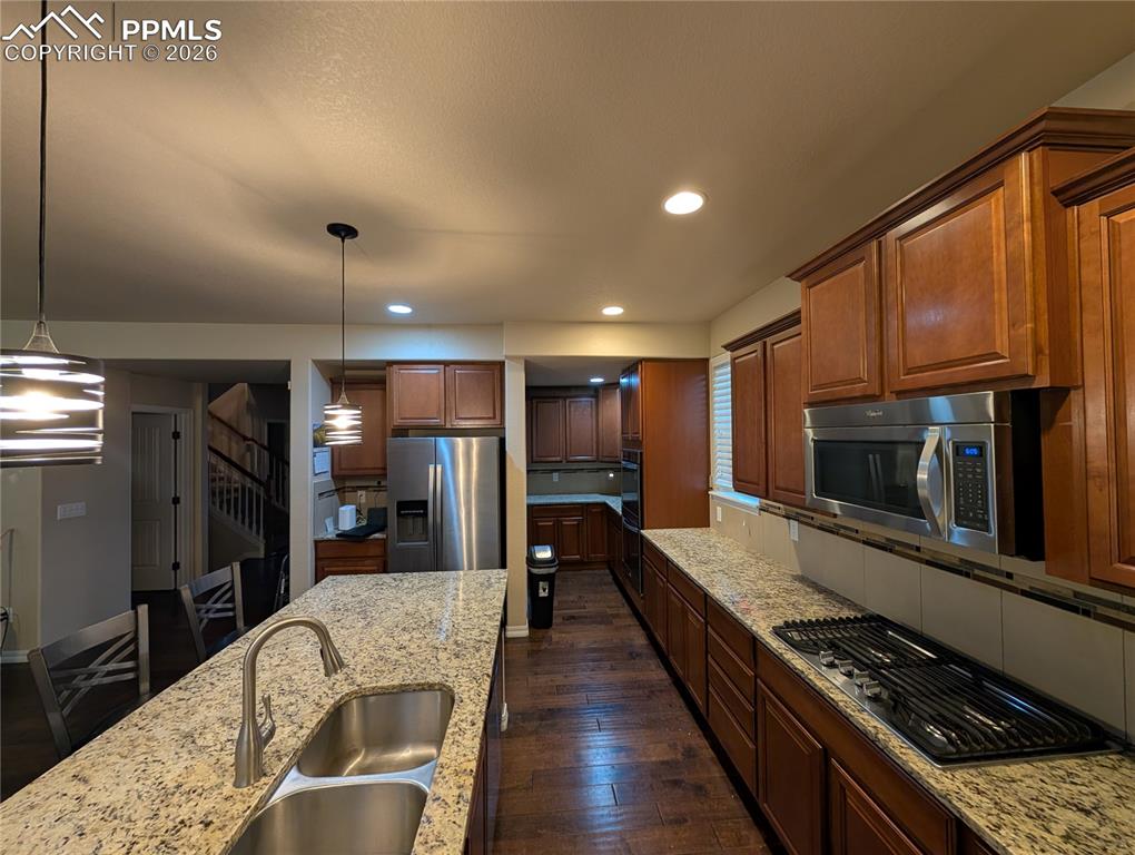 Image 5 of 35: Kitchen