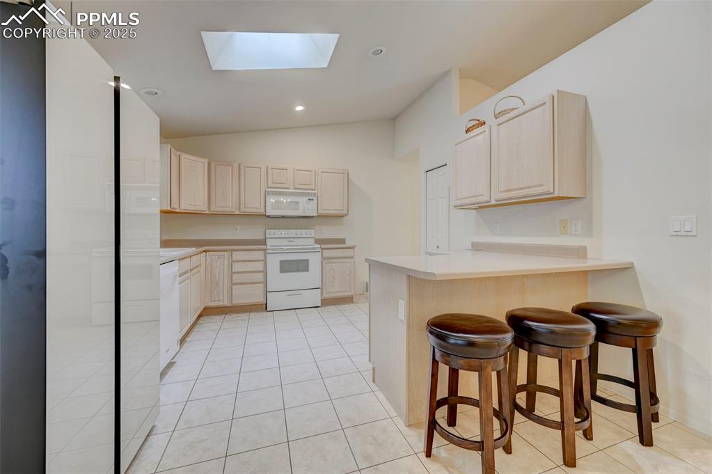 Image 9 of 38: Kitchen