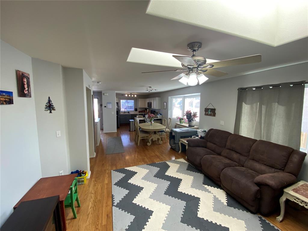 Image 4 of 13: Living Room