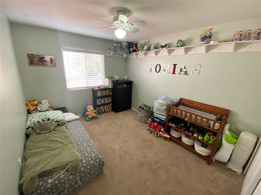 Image 8 of 13: Bedroom