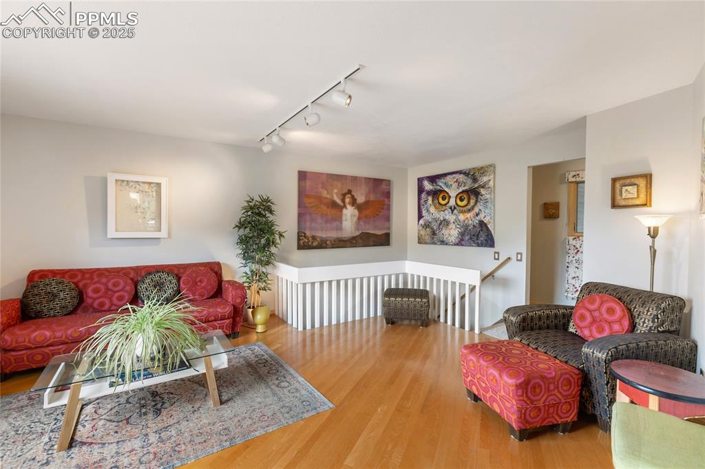 Image 16 of 40: Plenty of wall space for art!